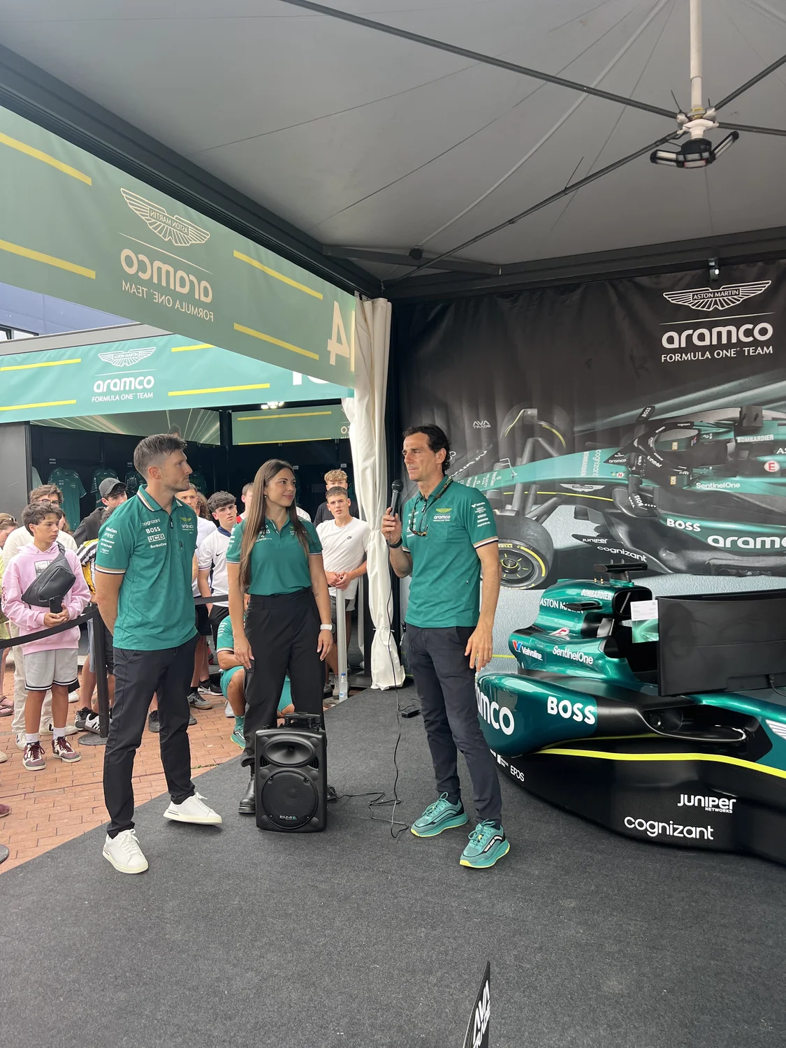 Activación del Aston Martin Aramco Formula One Team con monoplaza y presentación ante el público