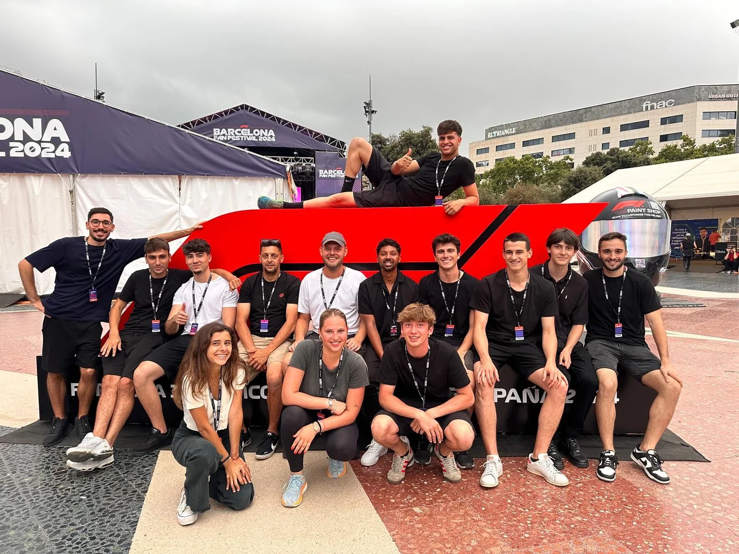 Equipo de The Middle Path en el Barcelona Fan Festival 2024